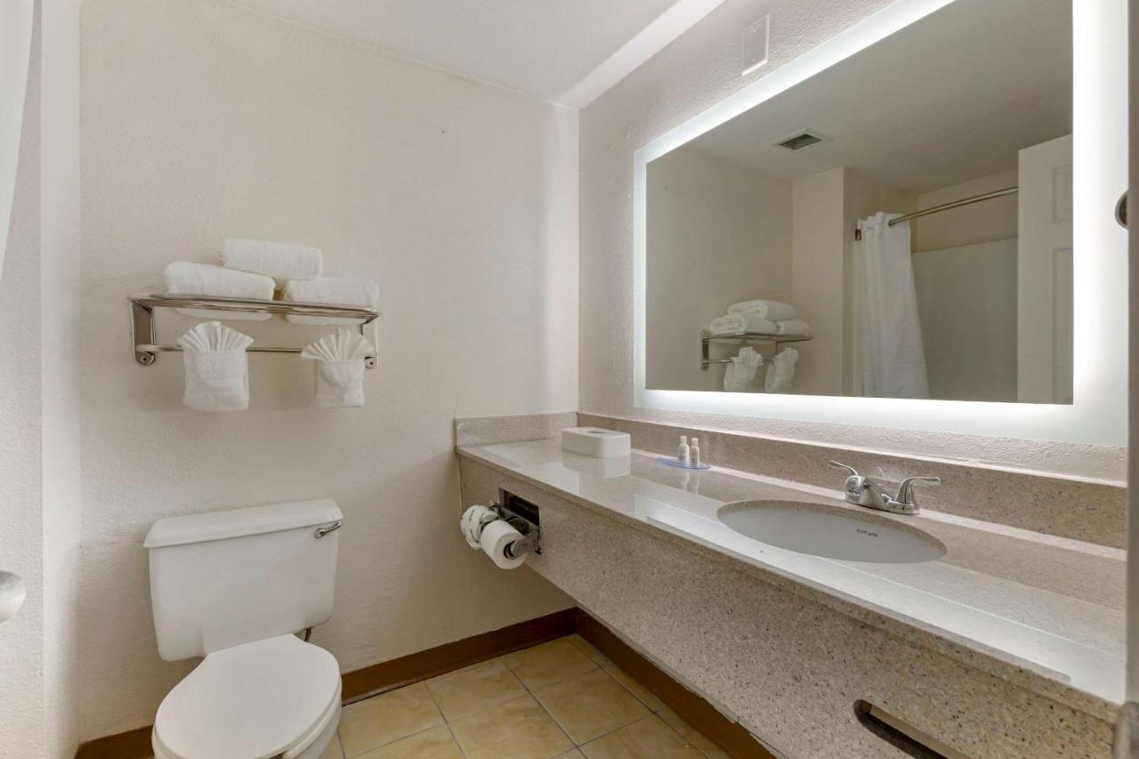 Suburban Extended Stay Hotel Raleigh Exterior foto